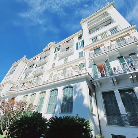 Blu Apartment *